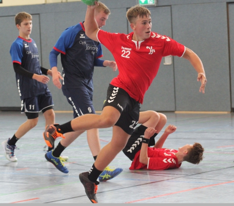 Philip Derksen und die B1-Jugend der Handballfreunde feierten ihren zweiten Saisonsieg. (Foto: Heidrun Riese)