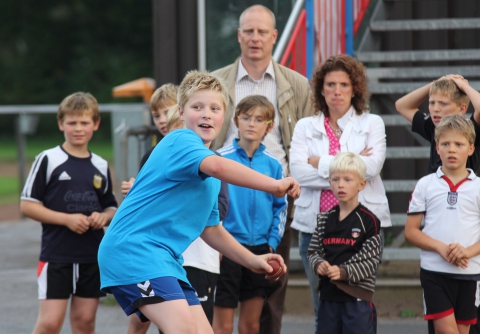 Der Weitwurf war für die meisten der Nachwuchshandballer die leichteste Übung. Foto: hri