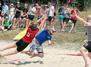 Eigentlich ist der Beachcup fester Bestandteil im Grevener Veranstaltungskalender. Doch mangels Anmeldungen muss das Event in diesem Sommer ausfallen. Als kleines Trostpflaster planen die Handballfreunde Reckenfeld/Greven 05 einen Beachhandballtag. (Foto: Heidrun Riese)