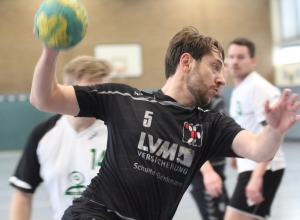 Dimitri Barwich hofft mit den Handballfreunden auf einen Sieg in Kattenvenne. (Foto: Heidrun Riese)