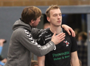 Trainer Michael Stork (l.) hofft auf den Einsatz von Rückraumspieler Marcel Bosse. (Foto: Heidrun Riese)