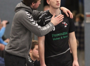 Coach Michael Stork (links) geht von Bord. Sein ehemaliger Co-Trainer Andy Storkebaum wird ab sofort Marcel Bosse (rechts) und dessen Mitspieler trainieren. (Foto: Heidrun Riese)