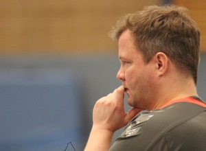 Wie schafft es die HF-Reserve zu den ersehnten ersten Punkten? Trainer Andy Storkebaum grübelt darüber nach. (Foto: Heidrun Riese)