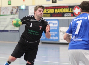 Müssen alles geben: Kapitän Sven Volmer und die Reserve der Handballfreunde. (Foto: Heidrun Riese)