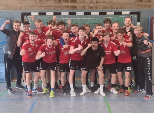 Großer Jubel bei den A-Jugendlichen der Handballfreunde. Sie steigen nach einem langen Turniertag in die Verbandsliga auf. (Foto: Handballfreunde)