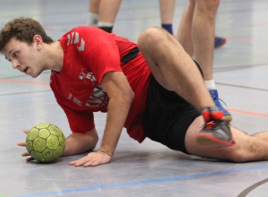 Nick Stromberger erlebte mit den Handballfreunden eine derbe Bruchlandung. (Foto: Heidrun Riese)