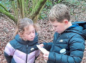 Schnitzeljagd statt Torejagd: Die Jugendspieler der Handballfreunde starteten eine Geocaching-Aktion - organisiert von den eigenen C-Junioren. Foto: Privat 