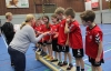 Mit Süßigkeiten und Applaus wurden die jungen Talente für ihre Bemühungen im 05-Trikot entlohnt. (Foto: Heidrun Riese)